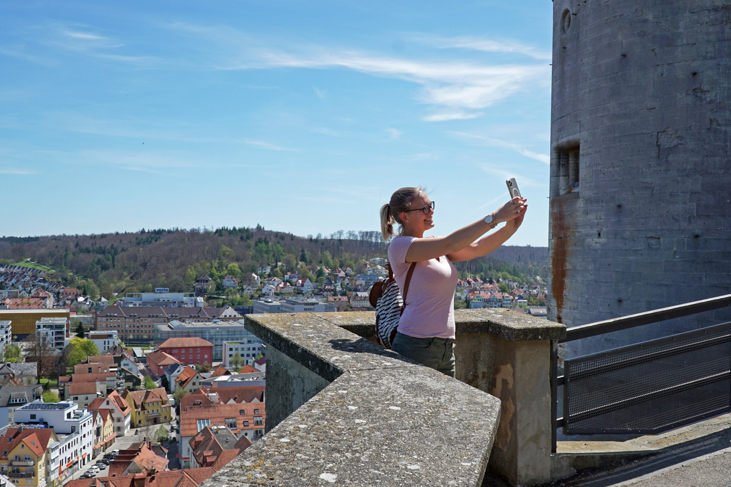 Vom Schloss Hellenstein hat man einen tollen Blick auf die Stadt Heidenheim. | © Stadt Heidenheim