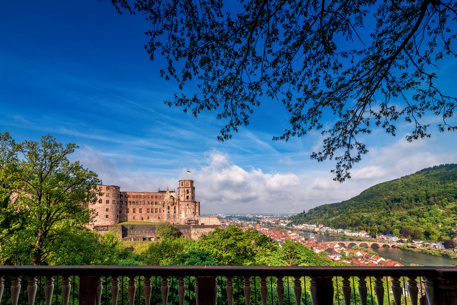 Beim Blick von der Scheffelterrasse eröffnet sich ein herrliches Panorama auf die Altstadt von Heidelberg und das Heidelberger Schloss. | © Heidelberg Marketing GmbH, Tobias Schwerdt