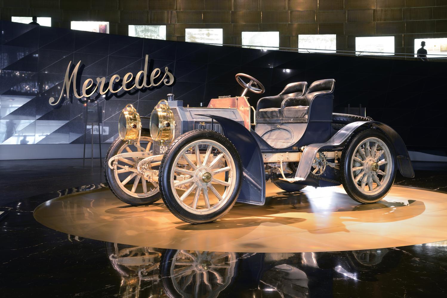 Das erste Auto der "Mercedes"-Serie war ein echter Durchbruch in der Automobilgeschichte.