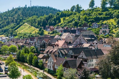 Das zauberhafte Kinzigtal liegt idyllisch eingebettet in den Schwarzwald.