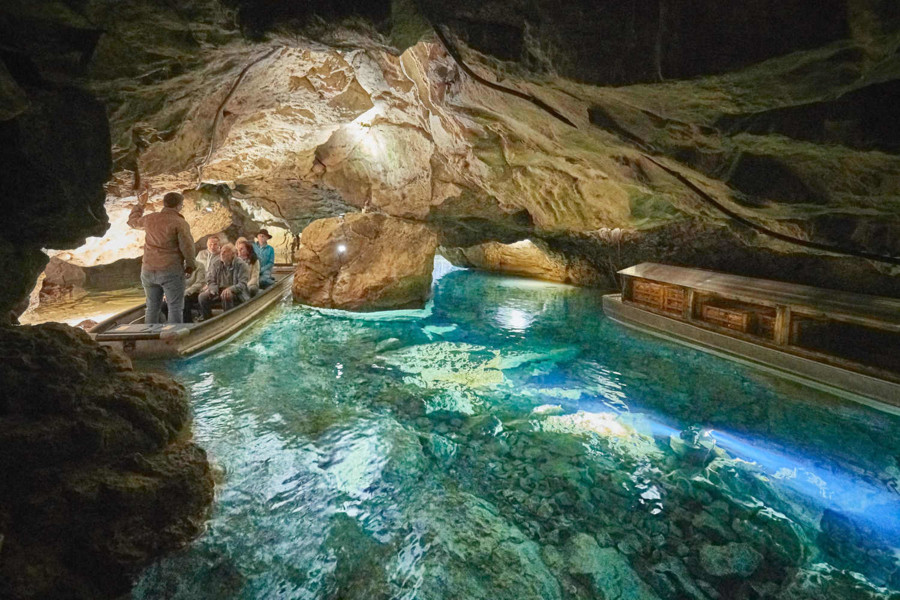 Die Wimsener Höhle auf der Schwäbischen Alb ist Deutschlands einzige mit dem Boot befahrbare Wasserhöhle. 