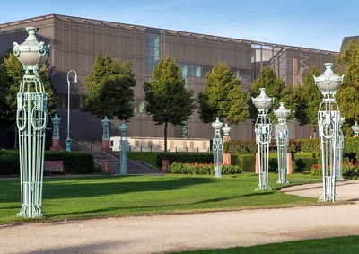 Die Quadrate in der Fassade der Kunsthalle spielen auf die Schachbrett-Struktur an, in der Mannheims Zentrum angelegt ist. 