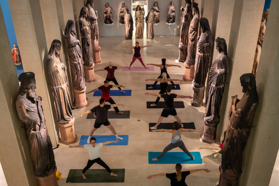 Yoga im Augustinermuseum Freiburg